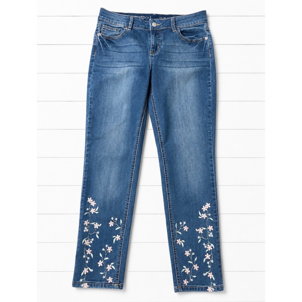 Westport Signature Fit Floral Embroidered Straight Leg Jeans Medium Wash Size 4